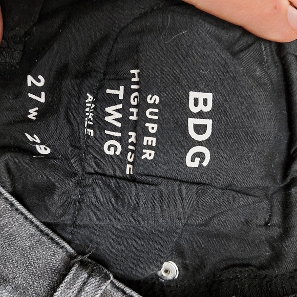 BDG Twig Super-High Rise Skinny Jean - Washed Black - Picture 12 of 13